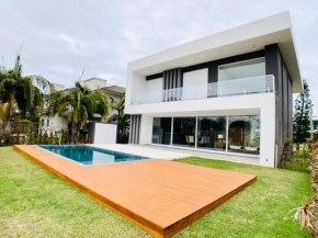 Casa de Luxo Decorada no Condomínio La Plage